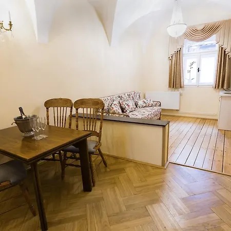شقة U Krale Brabantskeho